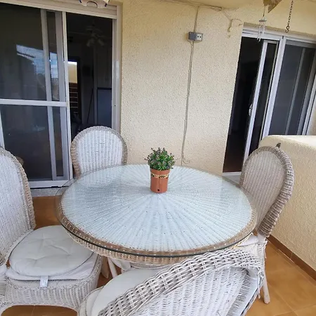 Felicidad Apartment *